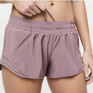 Lululemon Hotty Hot Lined Short 2.5”. EUC.
